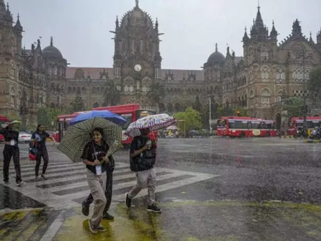 Mumbai Rains: IMD Issues Yellow Alert, Heavy Showers and Thunderstorms  Forecasted Today - www.lokmattimes.com