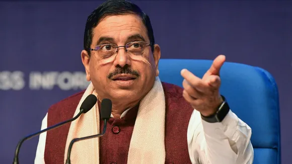 Lingayat seer demands changing Pralhad Joshi as Dharwad's BJP candidate:  'His personality is really bad' | Latest News India - Hindustan Times