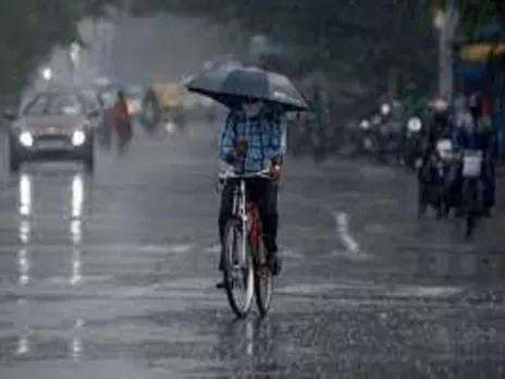 দু'ঘণ্টার মধ্যে ধেয়ে আসছে বৃষ্টি! সঙ্গে ঝোড়ো হাওয়ার দাপট, দেখুন আপডেট –  News18 বাংলা