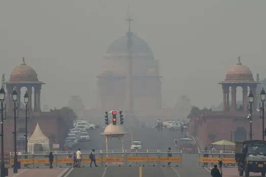 Delhi Air Pollution | Delhi Government is planning to initiate artificial  rain to reduce air pollution - Anandabazar