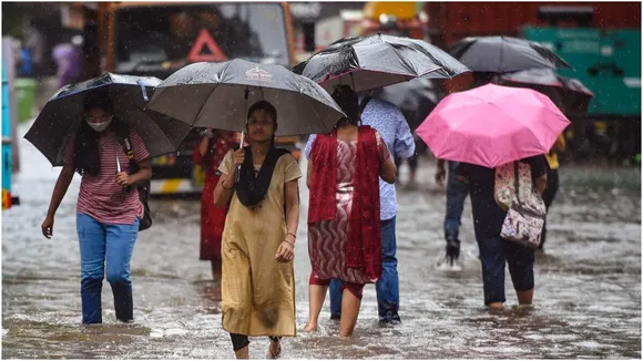 Heavy Rain Alert: দক্ষিণবঙ্গে অবশেষে ভারী বৃষ্টির পূর্বাভাস, কবে থেকে  বদলাবে আবহাওয়া? - west bengal weather update heavy rain alert in south  bengal from this day north bengal flood condition ...
