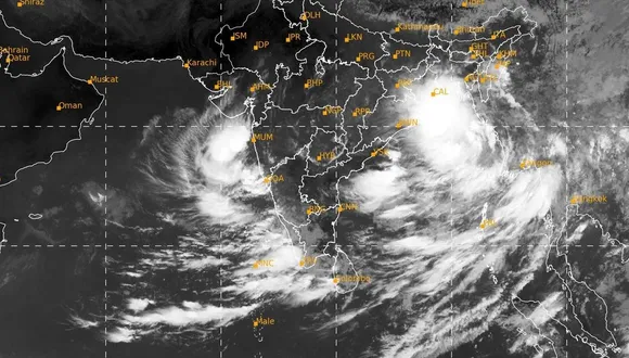 New Low-Pressure Areas in Arabian Sea and Bay of Bengal To Soak Both Indian  Coasts! | Weather.com