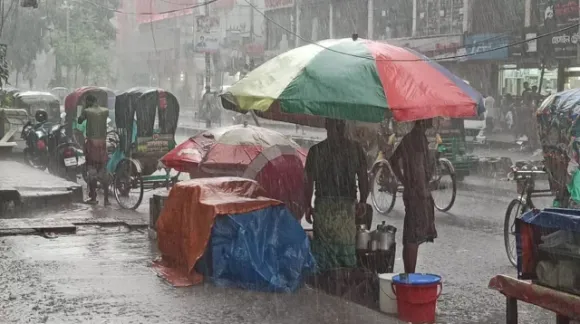 ঢাকায় আজও বৃষ্টি, তাপমাত্রা নিয়ে দুঃসংবাদ