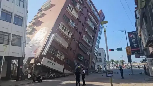 Taiwan Earthquake Collapses Buildings Rescues Ensue - Videos from The  Weather Channel