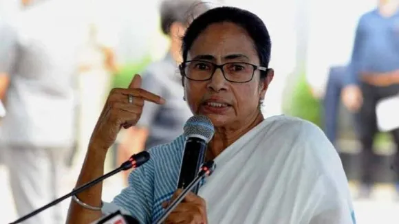 Mamata Banerjee : পশ্চিমবঙ্গ মিনি ইন্ডিয়া, নিজের ঘর ভেবে এখানে থাকুন;  ছটপুজোয় বার্তা মমতার - WB CM Mamata Banerjee writes song for Chhath Puja  she says bengal is mini india suk -