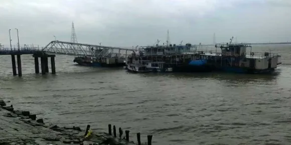 Weather Update: Stopped ferry service, power cut for more than 12 hours in  Contai | Weather Update: বন্ধ ফেরি চলাচল, ১২ ঘণ্টারও বেশি সময় ধরে বিদ্যুৎ  সংযোগ বিচ্ছিন্ন কাঁথিতে