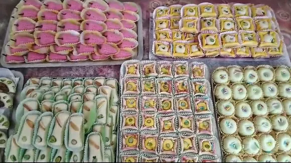 Bhaiphota 2023: ভাইফোঁটার বাজারে হিট প্রদীপ মিষ্টি - Bengali News |  Bhaiphota sweet as a Diya in Tamluk Market | TV9 Bangla News