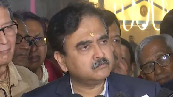 Justice Abhijit Gangopadhyay: ডিভিশন বেঞ্চ স্থগিতাদেশ দিলেও নিজের অবস্থানে  অনড় বিচারপতি গঙ্গোপাধ্যায় - Bengali News | Justice abhijit gangopadhyay:  Justice Gangopadhyay is adamant in his ...