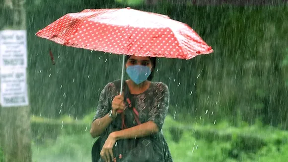 মেঘ-বৃষ্টির লীলা খেলায় কেমন থাকবে আজকের আবহাওয়া? | Truth Of Bengal |  Latest Bengali News Headlines | বাংলার খবর