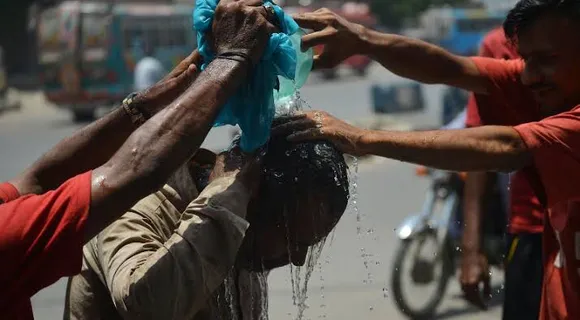 Heatwave: People warned to stay indoors; temperatures to hit 50 degrees in  Pakistan