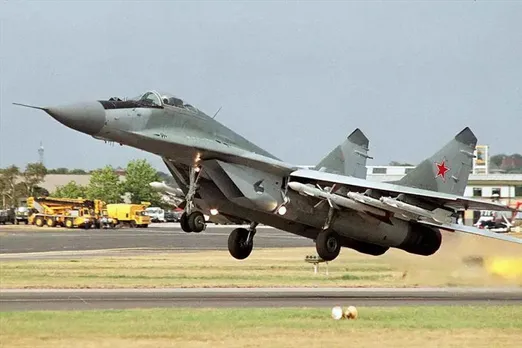 ভেঙে পড়ল ভারতীয় নৌবাহিনীর MIG 29K বিমান