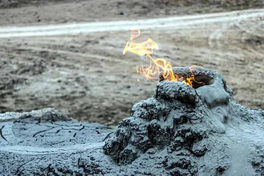 আজারবাইজানে জেগে উঠল Mud Volcano