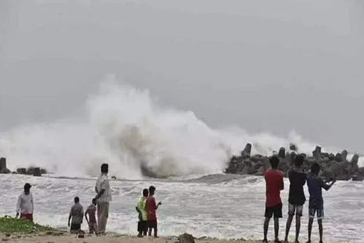 Cyclone Sitrang: ৮ জেলায় হাই অ্যালার্ট জারি প্রশাসনের