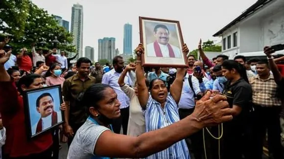 শ্রীলঙ্কার প্রাক্তন প্রধানমন্ত্রী ও তার সহযোগীদের দেশত্যাগে নিষেধাজ্ঞা জারি