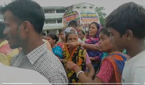 দুয়ারে সরকার প্রকল্পে ফর্ম জমা দিতে বাধার অভিযোগ বিজেপি কর্মী সমর্থকদের