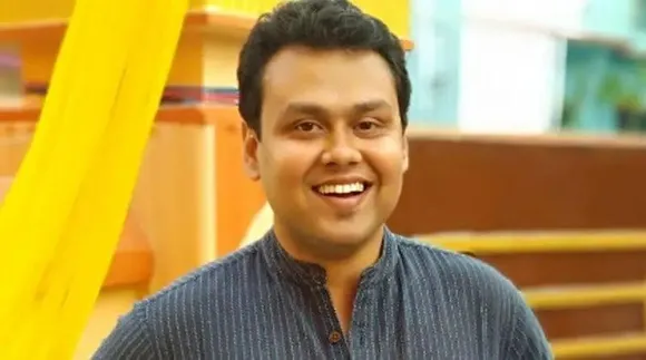 হরিণঘাটার প্রাক্তন  আমলার বাড়িতে  কৌস্তভ বাগচী