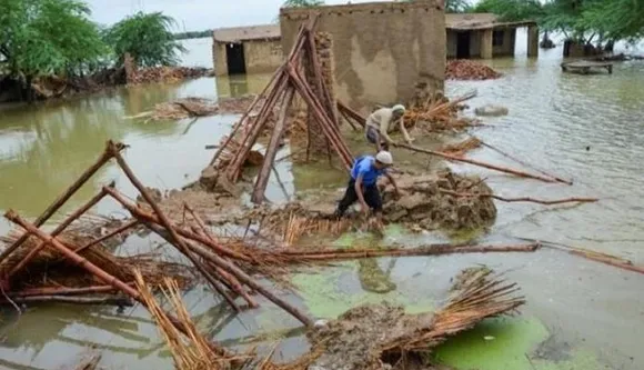 পাকিস্তানে ভয়াবহ বন্যার কবলে ৩৩ মিলিয়ন মানুষ