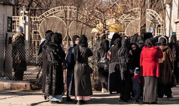 নারী কর্মী নিষিদ্ধ, আফগানিস্তানে কার্যক্রম স্থগিত বিদেশি ত্রাণ সংস্থার
