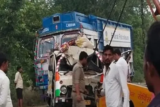 ভয়াবহ পথ দুর্ঘটনায় মৃত ১০