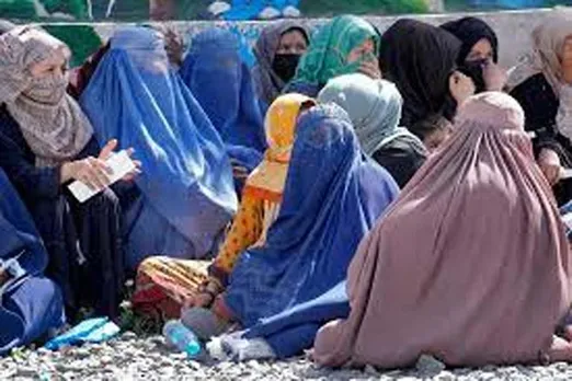 তালিবানের বিরুদ্ধে সোচ্চার হলেন আফগান নারীরা