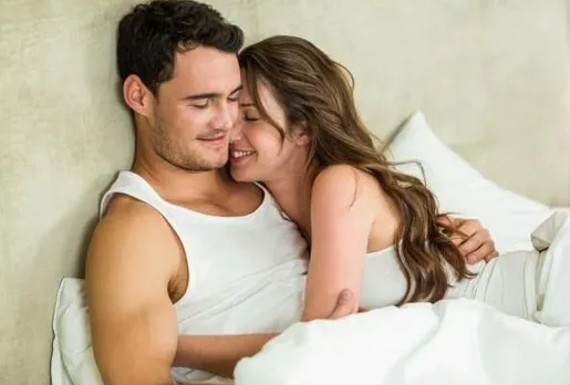 সম্পর্কে আলাদা মাত্রা আনে ভোরের  মিলন