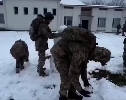 War: Ukrainian soldiers celebrate Christmas, watch video