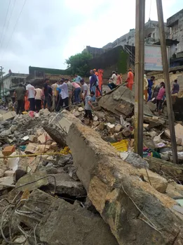Terrible situation, building collapsed in Gujarat