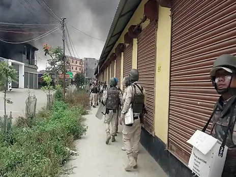 Sporadic clashes continues in Manipur
