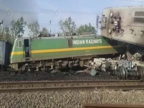 Two trains collided with each other and many injured