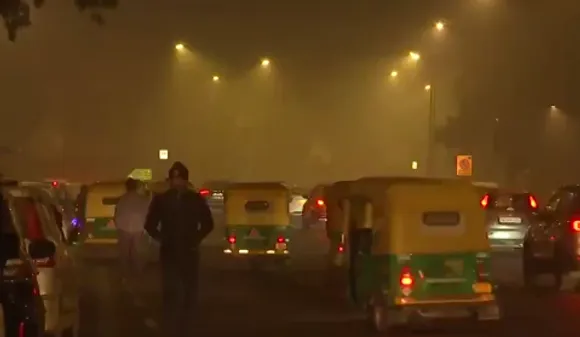 Delhi again covered in fog, traffic problems! Watch the video