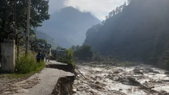 Sudden cloud burst, extensive damage in Himachal Pradesh