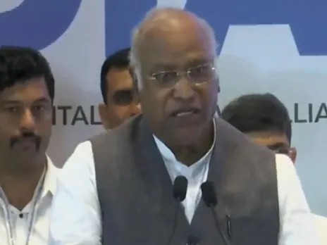 Govt is now cutting the pockets of the poor: Mallikarjun Kharge