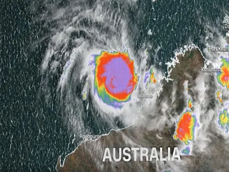 Cyclone 'Ilsa' hits Australia