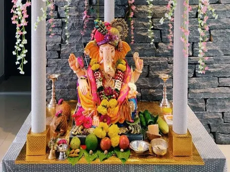Worship Ganesh Chaturthi with 5 flowers
