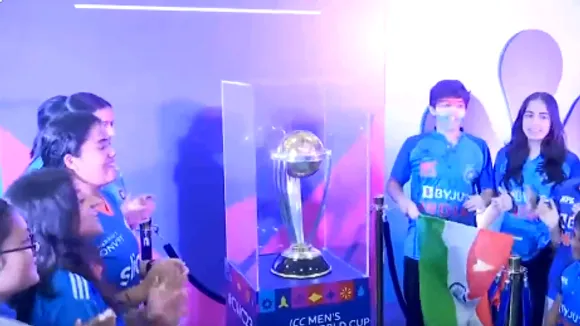 VIDEO: Students cheer for cricket world cup trophy!