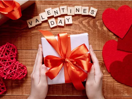 What will you give a gift to your loved ones on the day of love? There are some ways