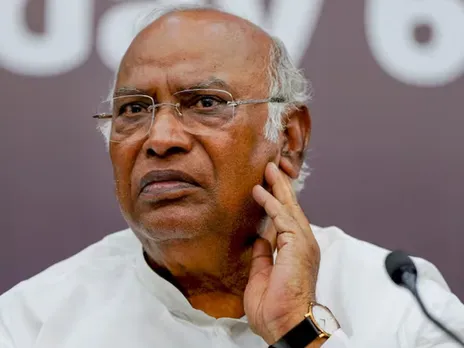 'He is from a backward class', Who did Kharge target?