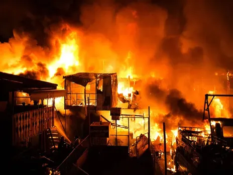 Massive fire breaks out in Philippines, displaces 60 families