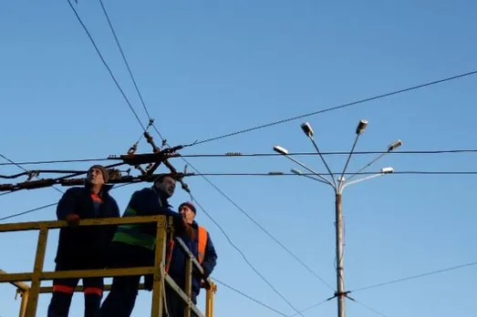 Ukrainian authorities reduce electric transport services as power-saving measure