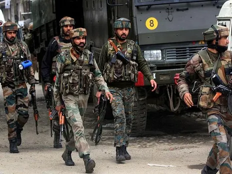 Fierce encounter with terrorists in Pulwama, an army jawan martyred
