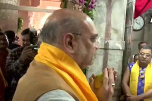 Amit Shah offers prayers at Dwarkadhish Temple