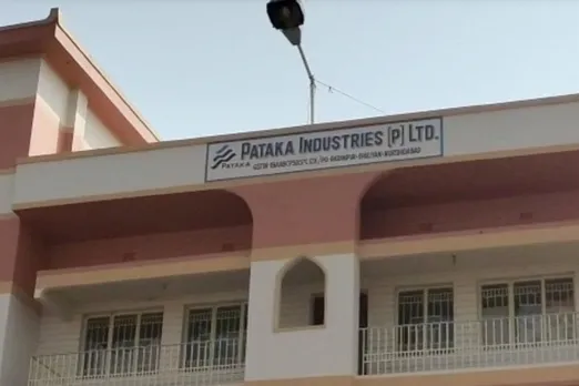 Income tax raid at the Kolkata headquarters of 'Pataka Biri'