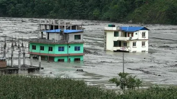 Heavy rainfall hits nepal, Dead 21