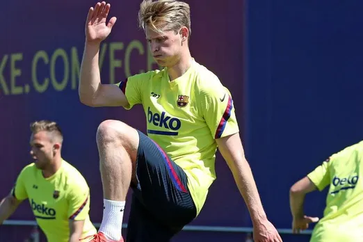 DE JONG RETURNS TO TRAINING AT BARCELONA