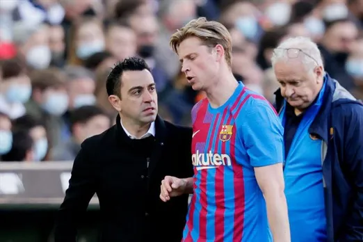 DE JONG BEING FORCED OUT OF BARCELONA