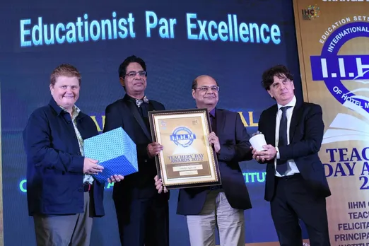 Educationist Par Excellence Award 2022 to Mr Pradip Agarwal