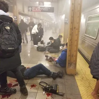 NEW YORK SUBWAY STATION SHOOT-OUT. .... MULTIPLE PEOPLE SHOT
