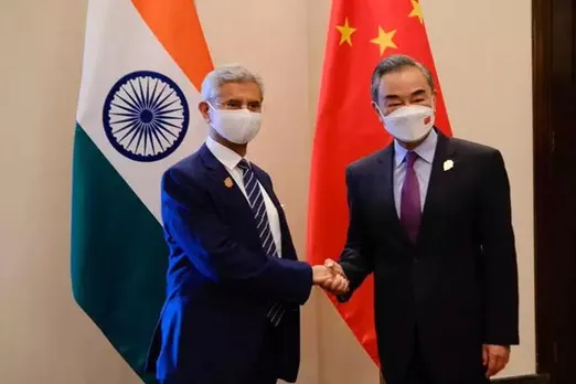 Indian Foreign Minister discussed about border issue with the Chinese Foreign Minister