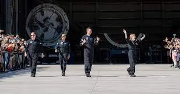 4 members return to Earth after spending three days in space
