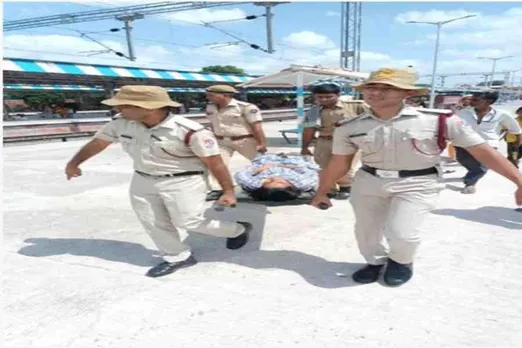 A woman broke her leg while boarding the train,  treated with the help of RPF personnel